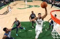 开云平台-雄鹿大胜国王，战绩继续领跑