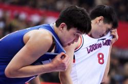 开云平台-雄鹿横扫广东队，孙铭徽刷新纪录