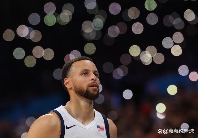 抢断高手行动敏捷带领球队夺胜