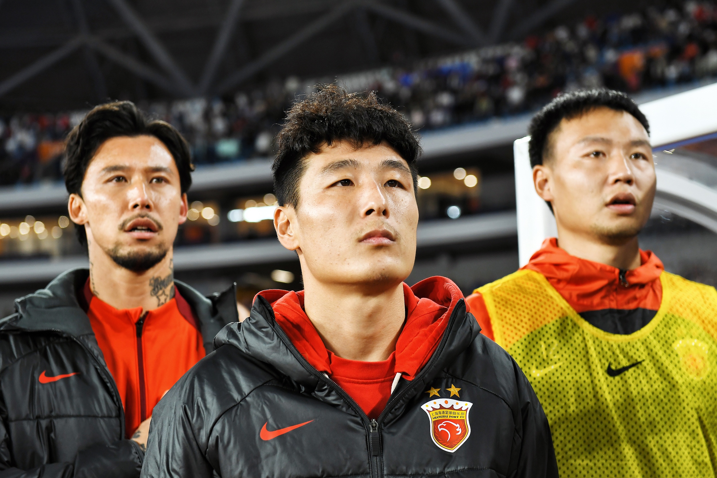 中国足球比赛中球员表现带来喜怒哀乐! 中国足球比赛中球员表现带来喜怒哀乐!