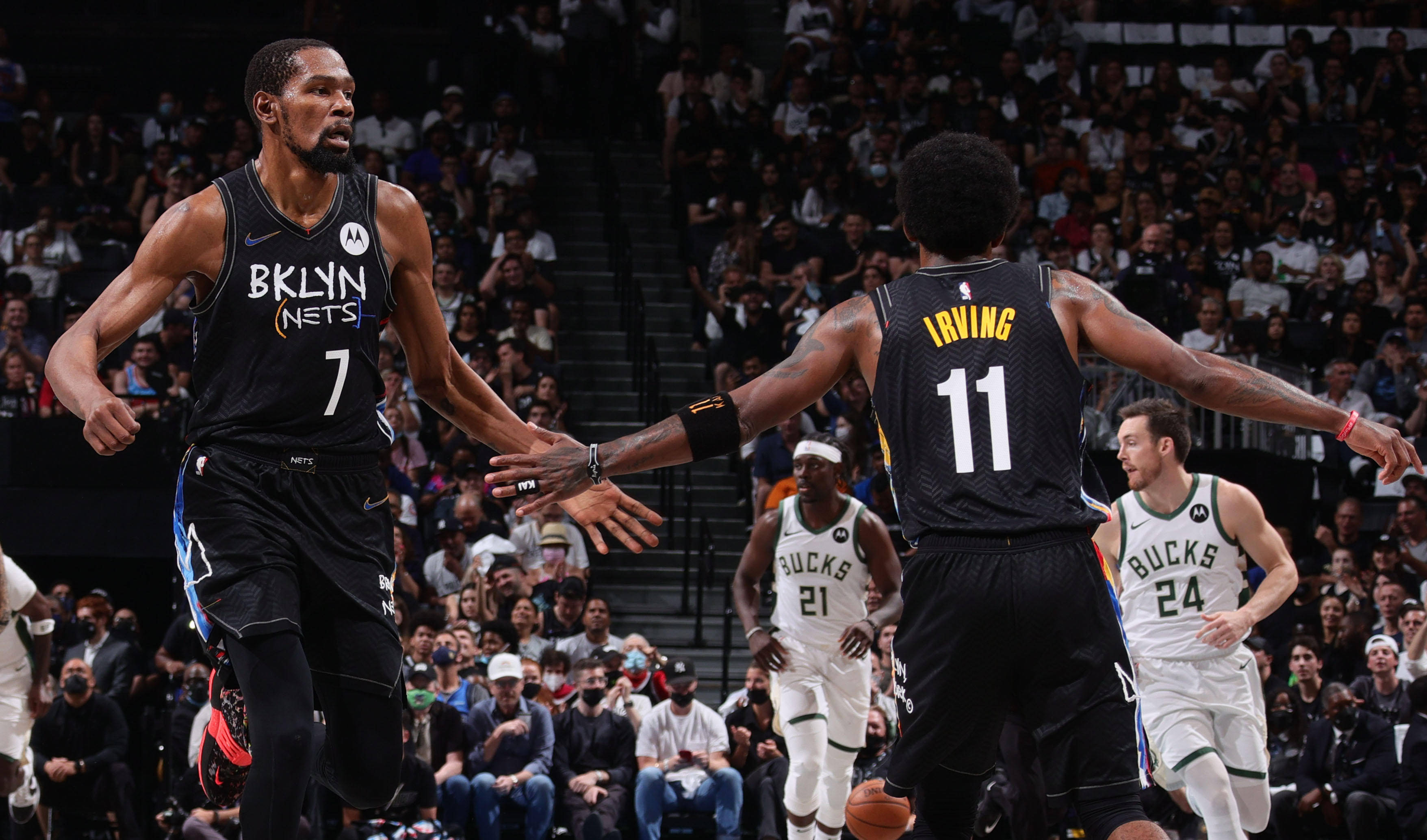 雄鹿三连胜，篮网再胜