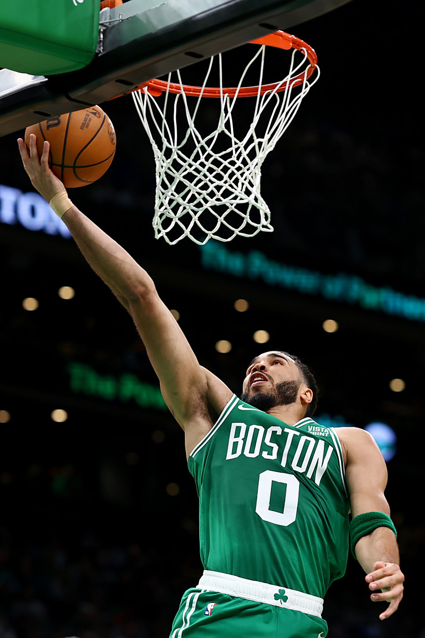 勇士主场逆转凯尔特人，豪取四连胜