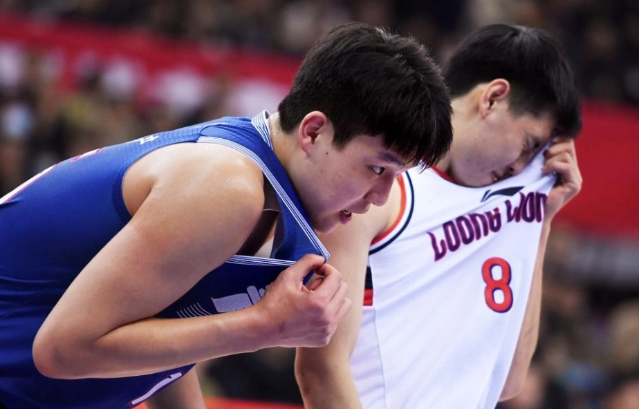 雄鹿横扫广东队，孙铭徽刷新纪录